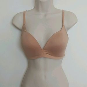 🆕NWOT Non-wire Bra